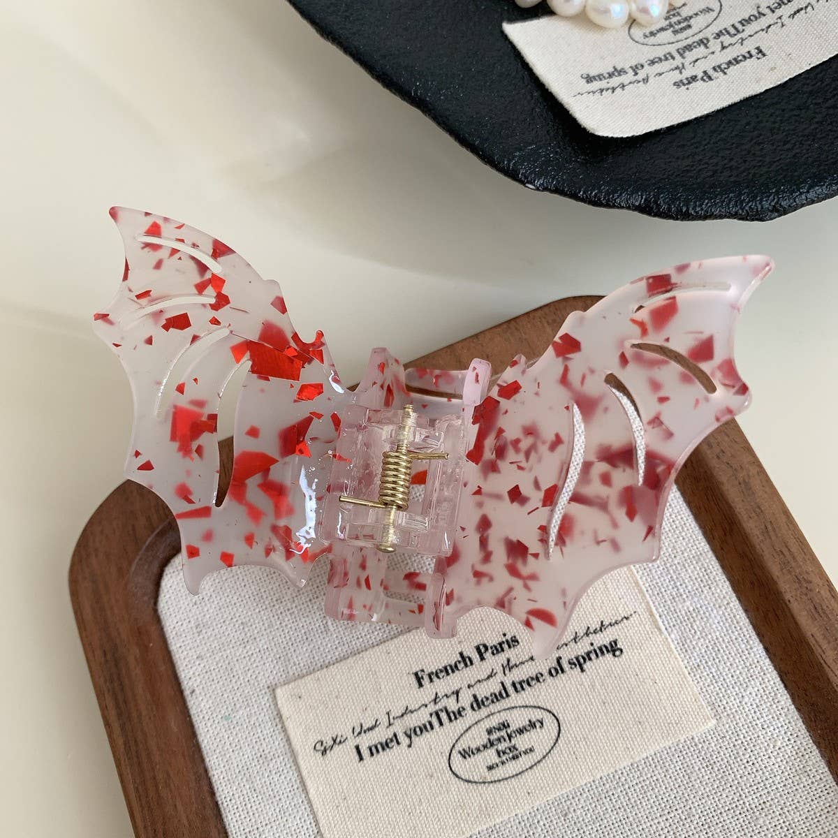 CWAHA07706_HALLOWEEN BAT WING CLAW HAIR CLIP