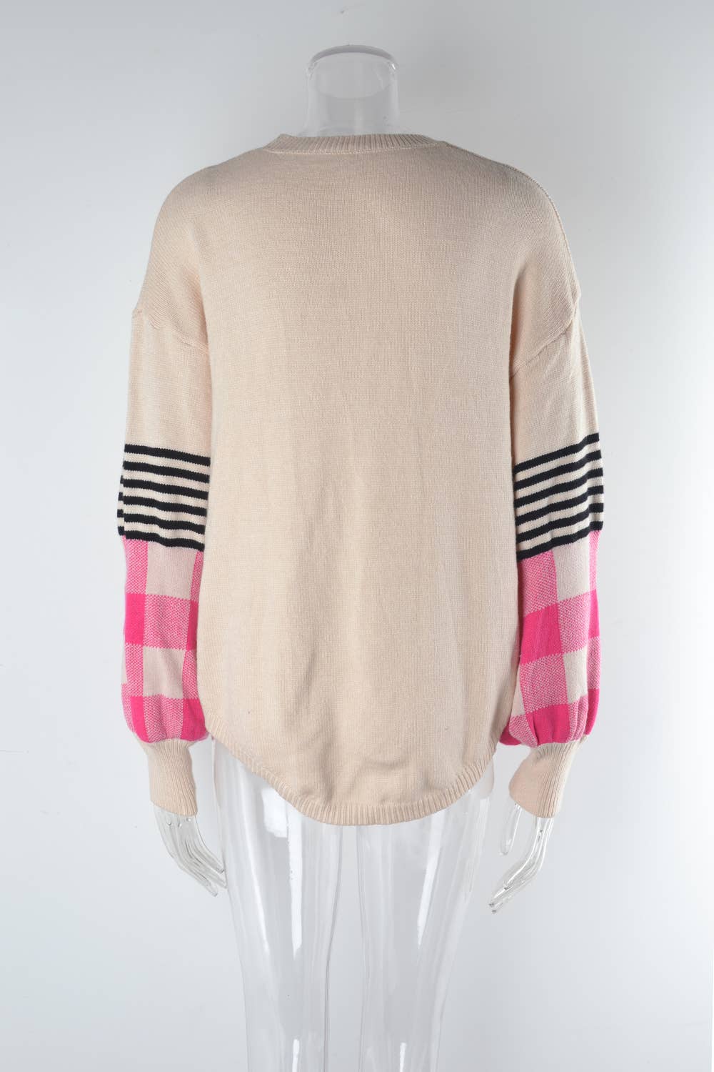 CREW NECK PLATE-SIZE SWEATER AND SMALL SHIRT