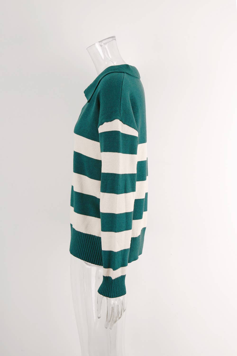 CONTRASTING STRIPED PLOL COLLAR KNIT SWEATER