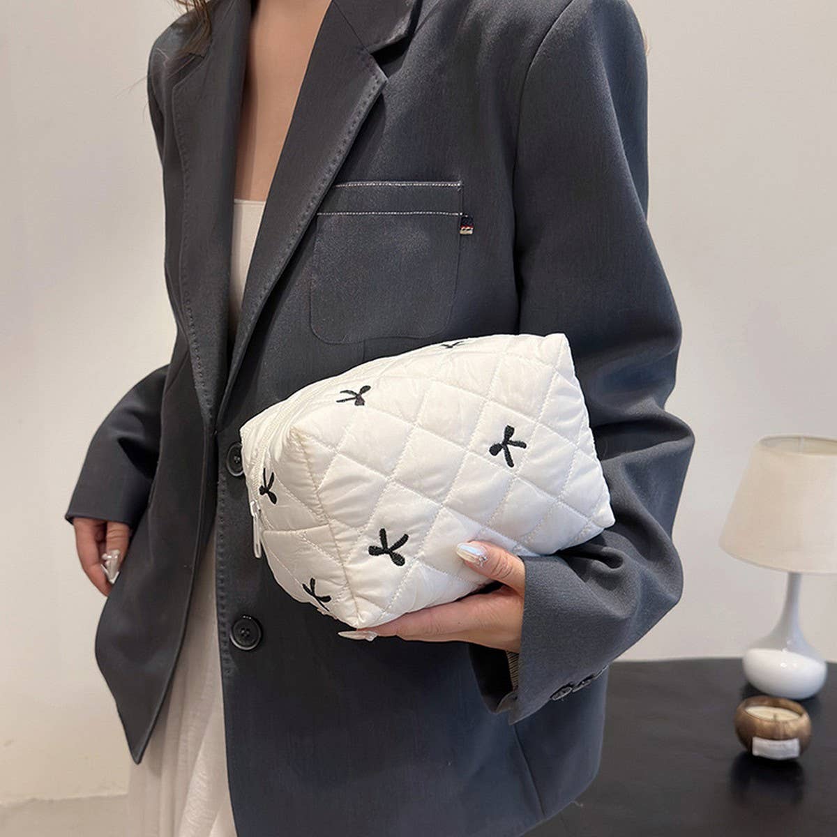 NEW ARRIVAL BOWKNOT HAND-HELD COSMETIC BAG_CWAB4370