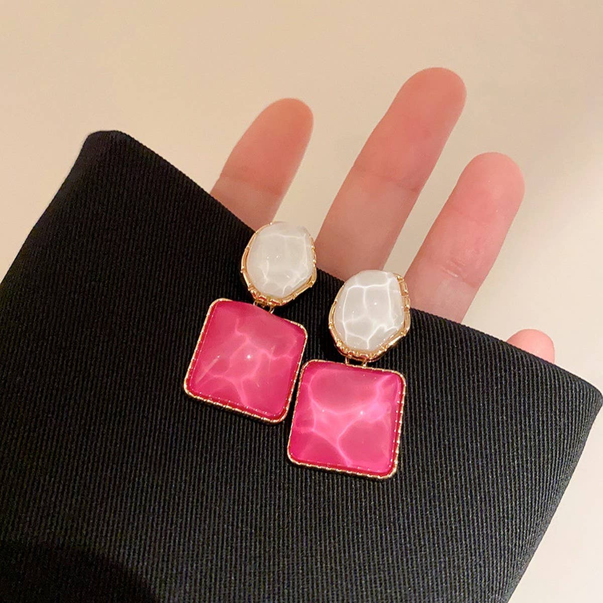 IRREGULAR SQUARE OVAL EARRINGS WITH WATER PATTERNS