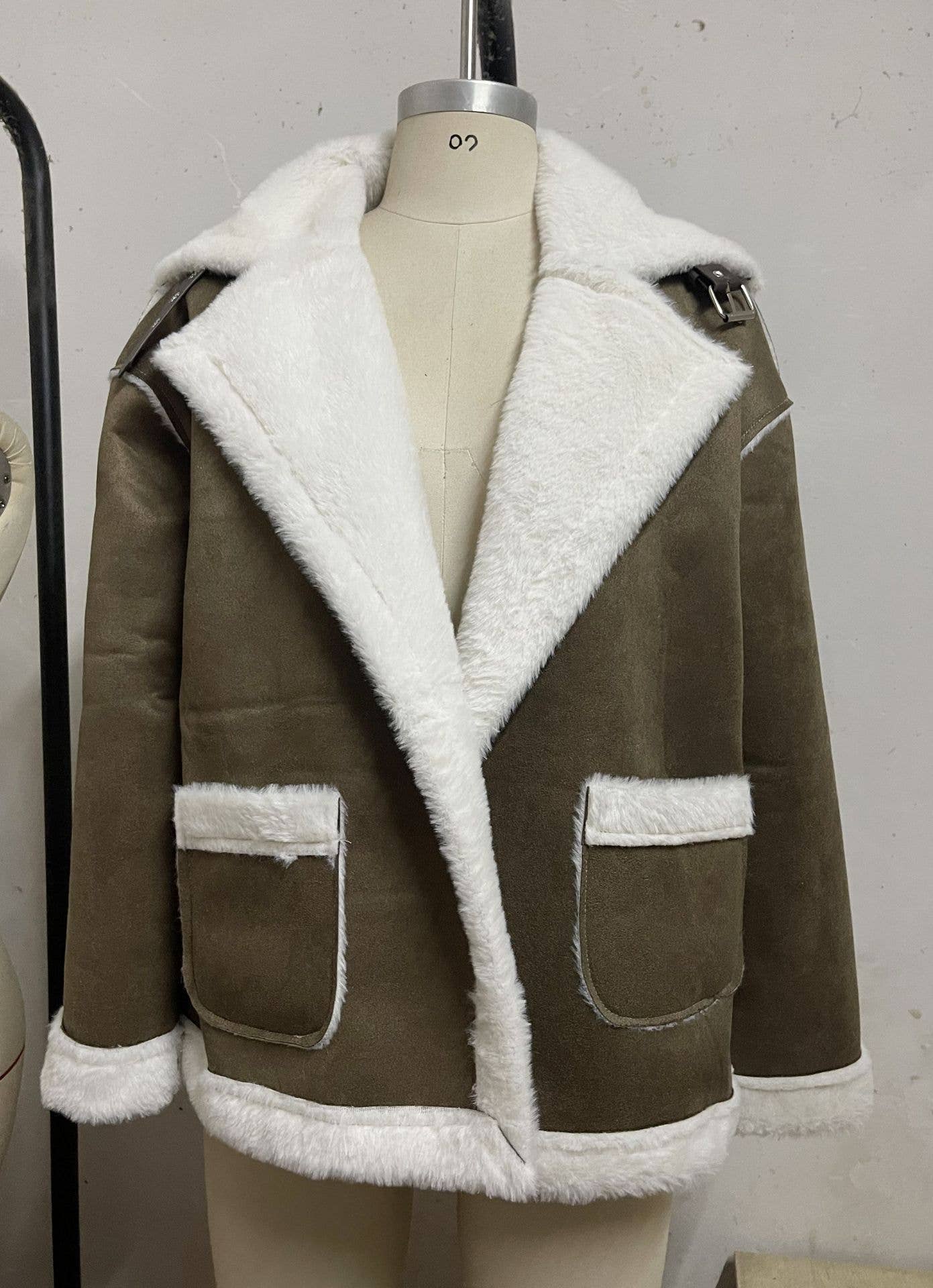Fashionable lapel plush warm casual coat