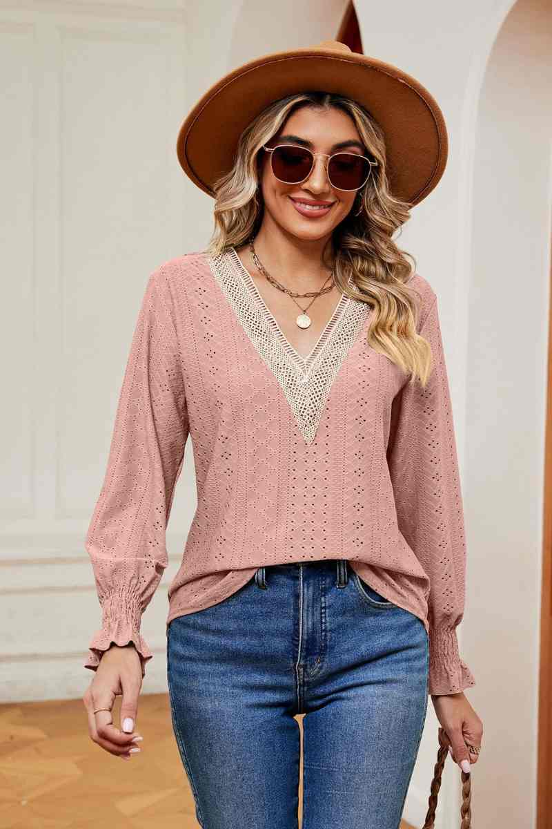 CWTBLL2837_V-NECK LACE PATCHWORK LONG-SLEEVED TOP