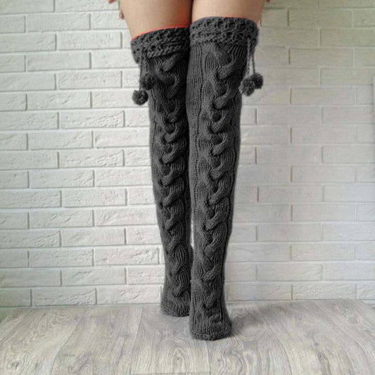 OVER-THE-KNEE LONG SOCKS WITH POMPOMS_CWMS0845