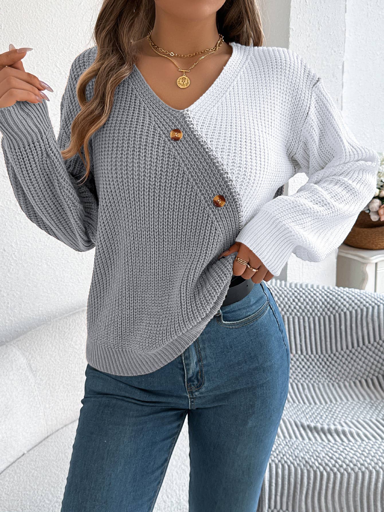 CASUAL V-NECK BUTTON-UP LANTERN SLEEVE SWEATER