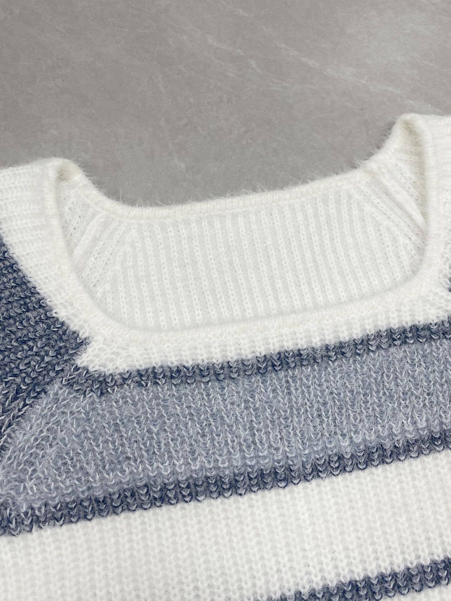 Contrast color design sense knit sweater