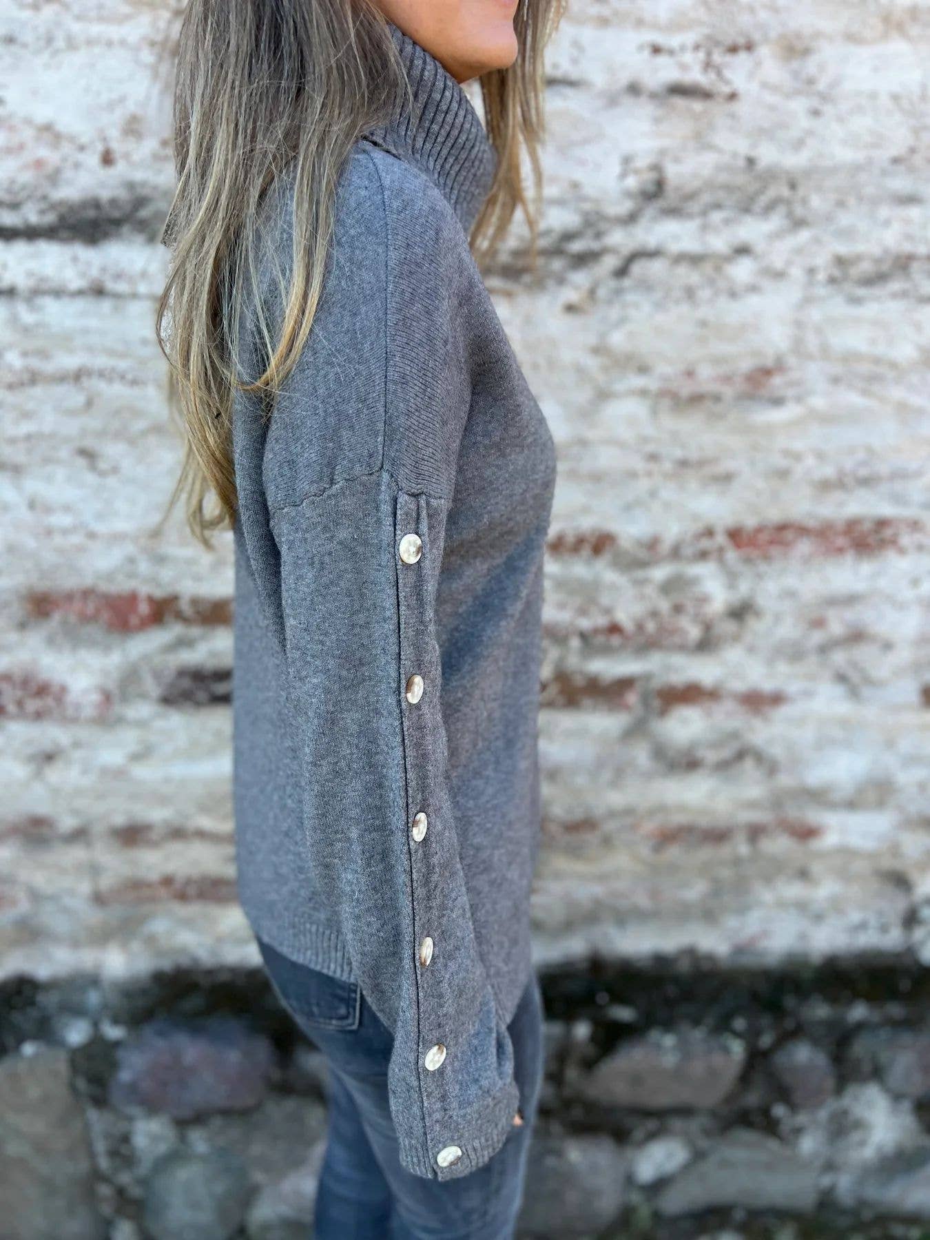 Casual high-neck button-down knitted sweater