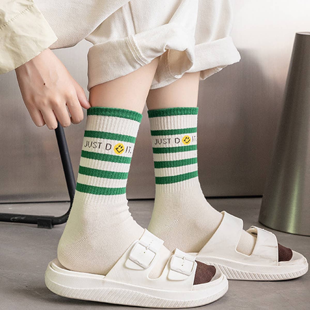 CWMS2512_2025 NEW COLOR MATCHING MID-TUBE SOCKS