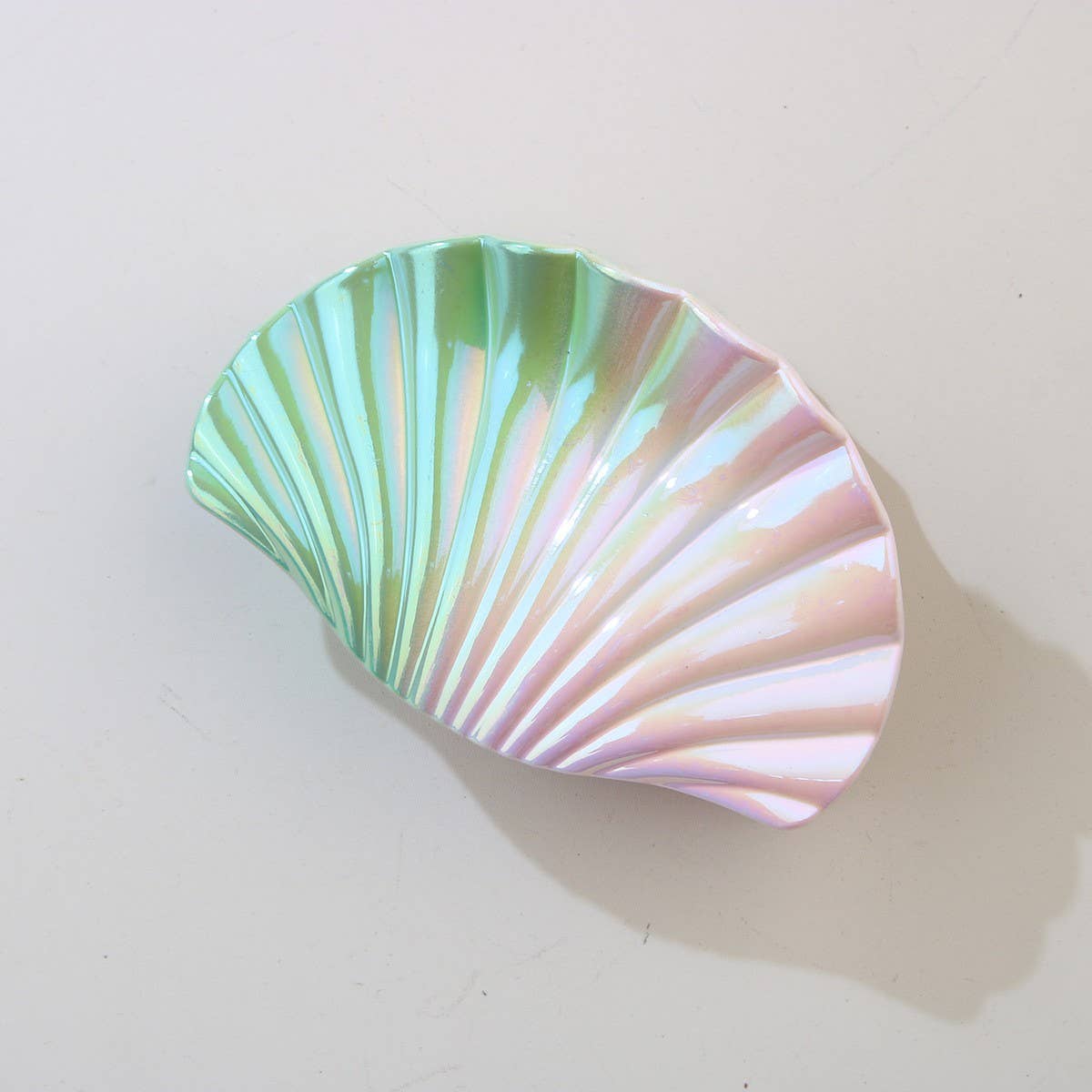 CWAG00594_OVERSIZED SEASHELL RESIN HAIR CLIP