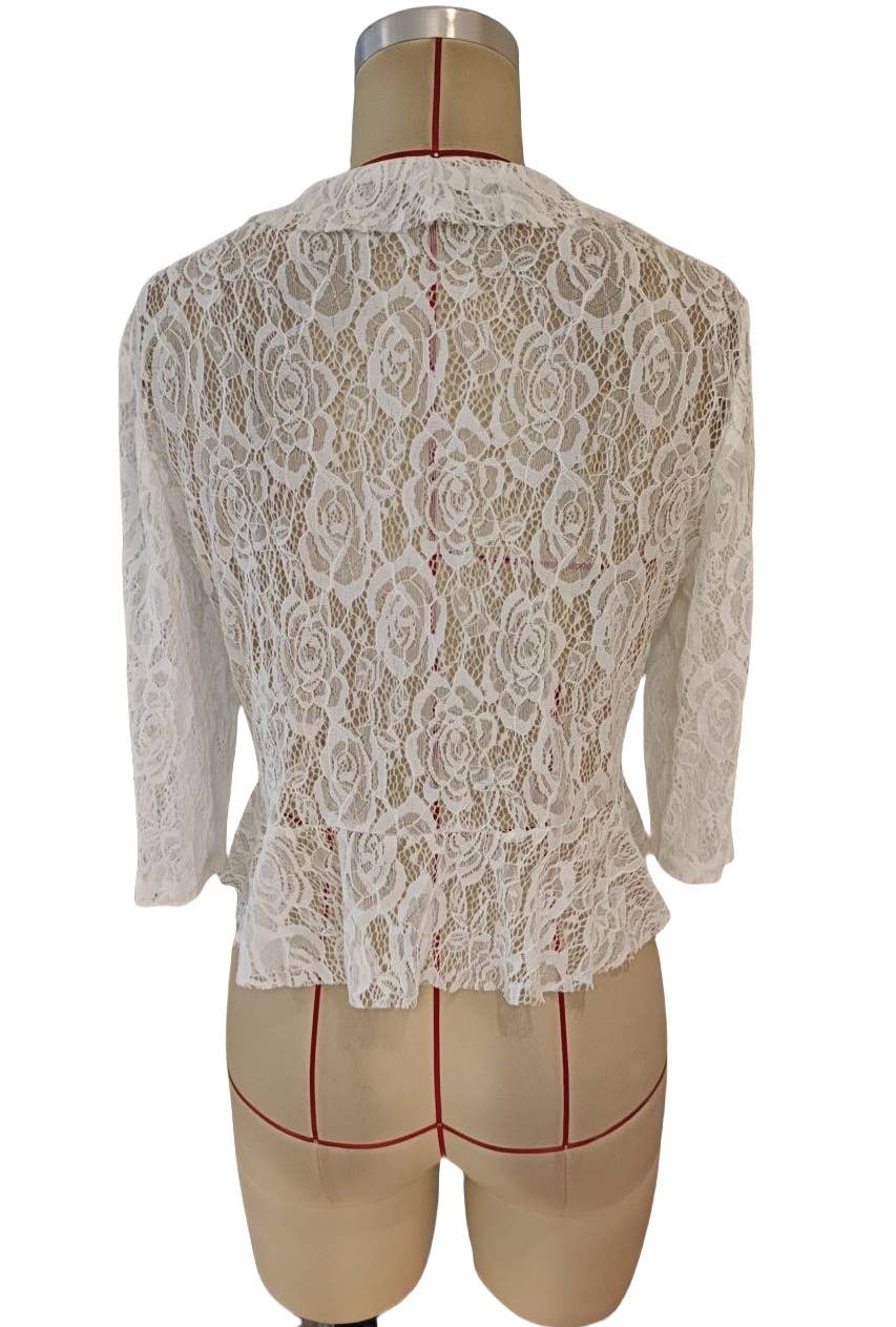 Fashionable ruffled opening short lace top