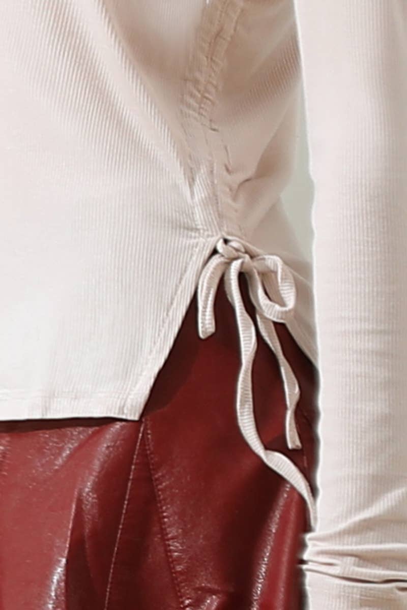 CWTTL1104_LONG SLEEVE CREW NECK LACE-UP STRING SHIRRING TOP