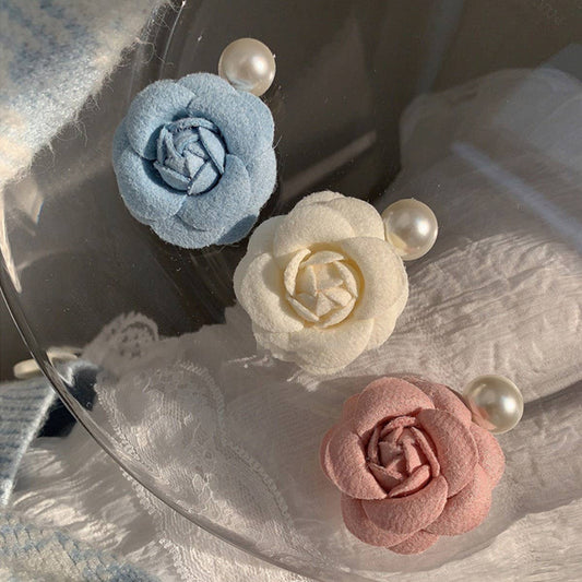 PEARL THREE-DIMENSIONAL CAMELLIA HAIR CLIP_CWAHA0947