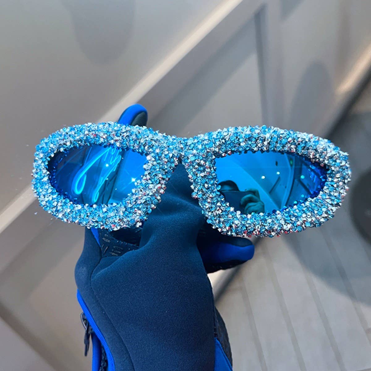 SPORTY CAT-EYE DIAMOND SUNGLASSES_CWASG0803