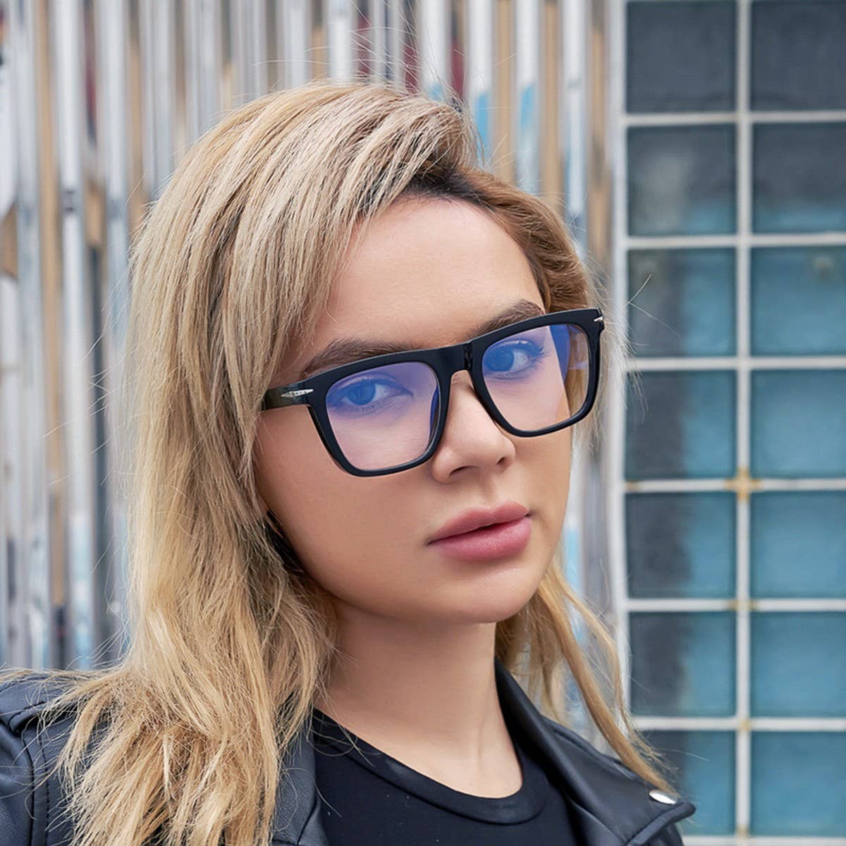 FASHIONABLE SQUARE FRAME SUNGLASSES
