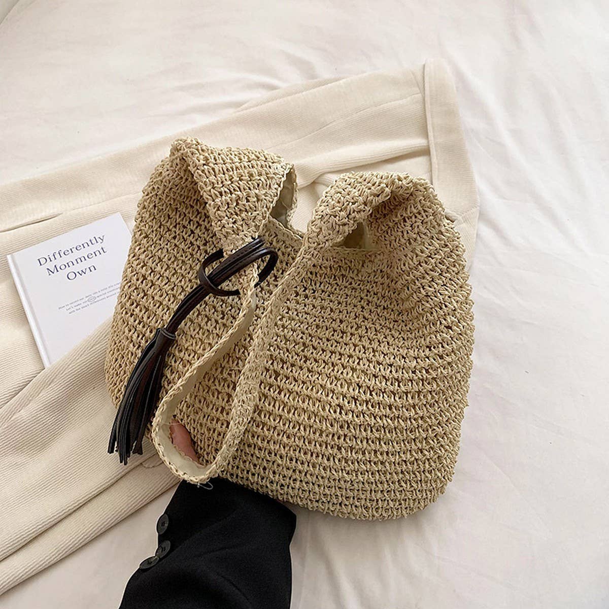 FASHIONABLE AND SIMPLE SHOULDER WOVEN BAG_CWAB2313