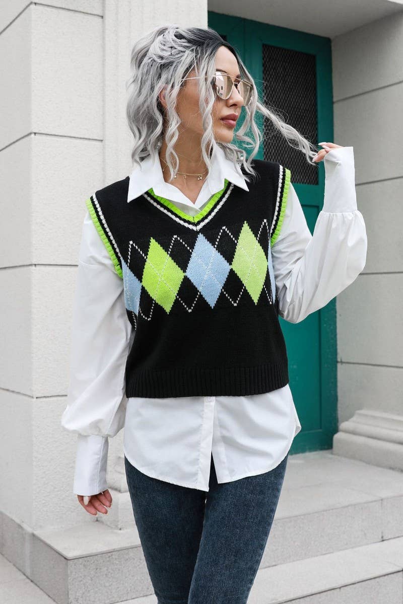 CWOV0491_V-NECK DIAMOND CHECK KNITTED SWEATER VEST