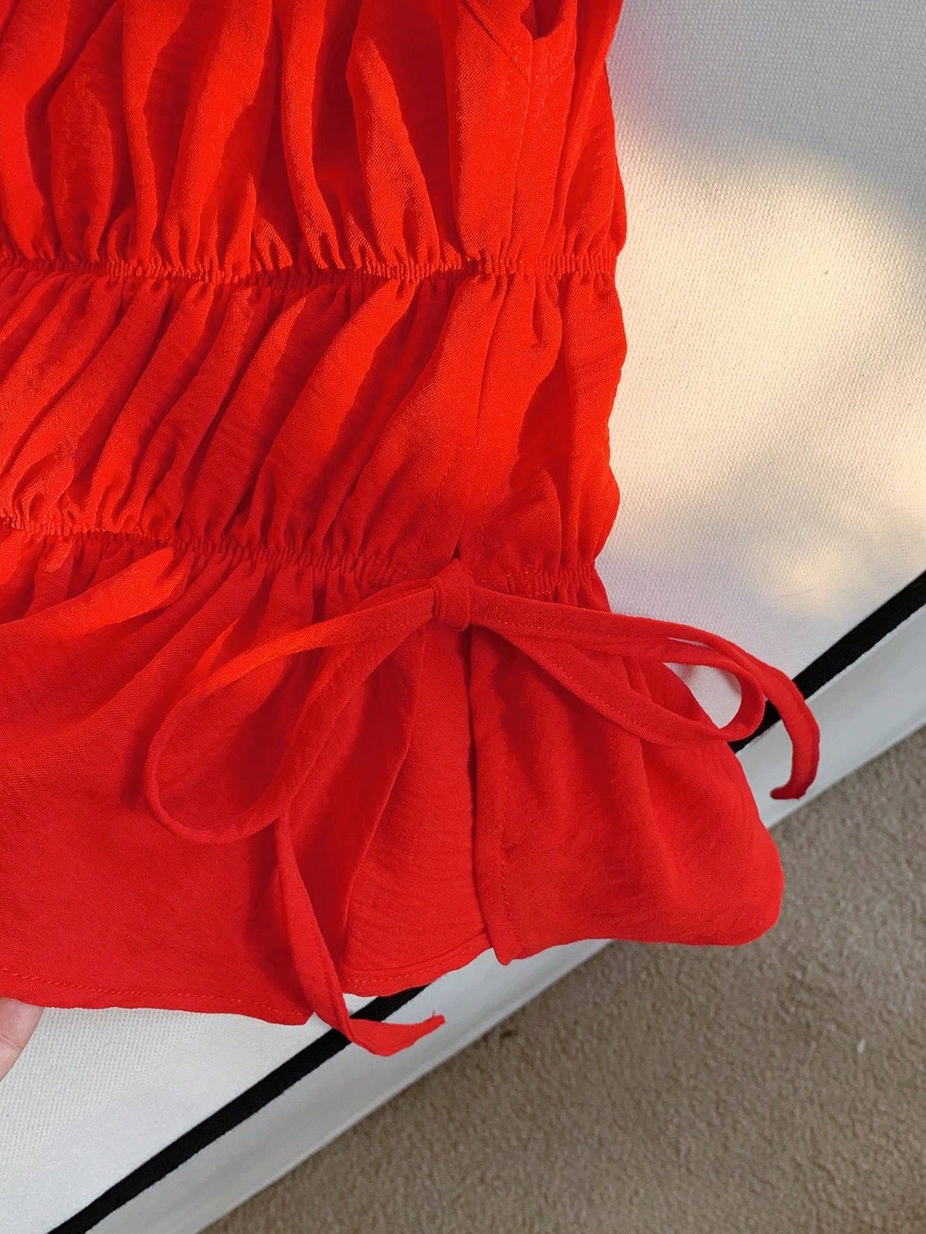 Cinched waist loose solid-color T-shirt