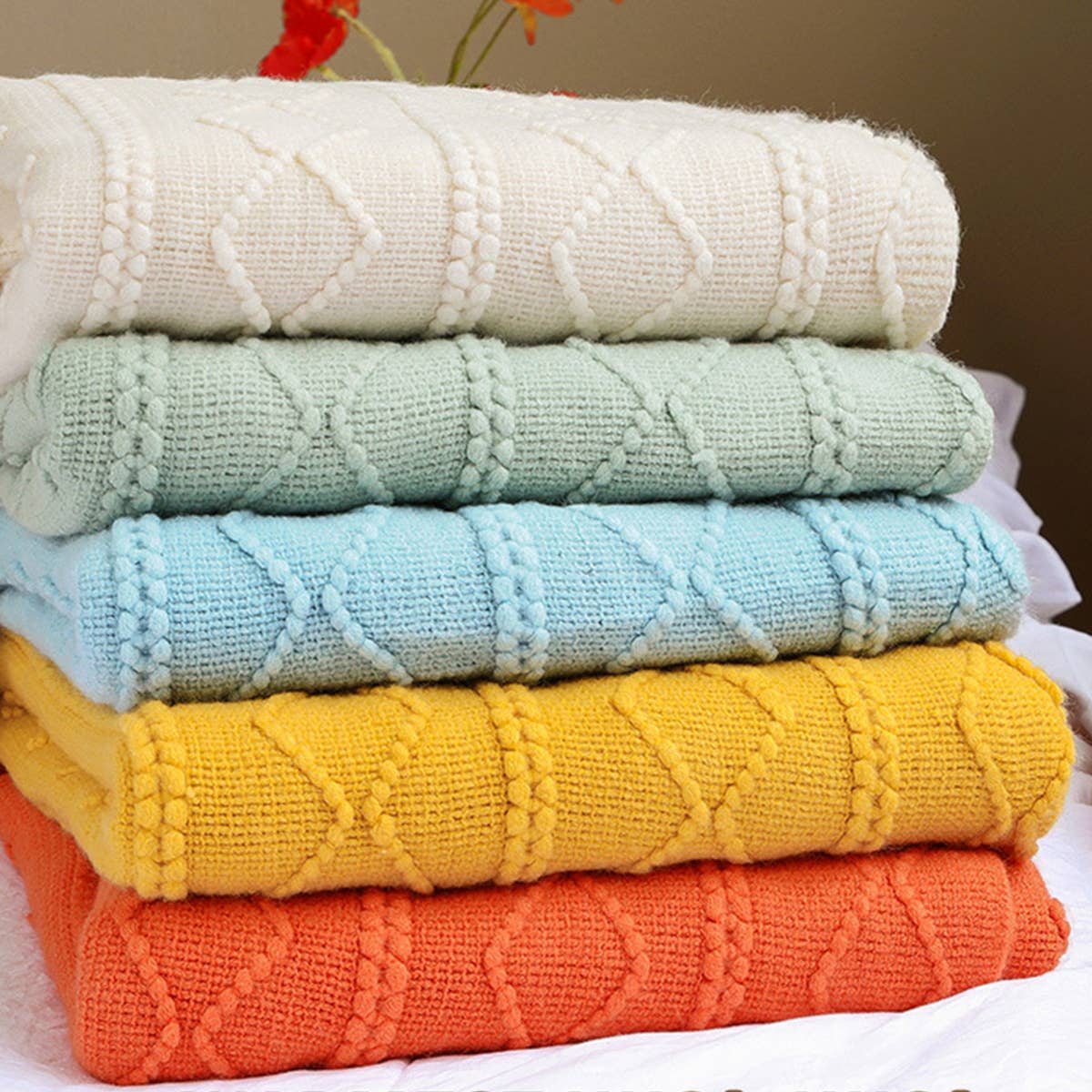KNITTED WARM BLANKET WITH TASSELS