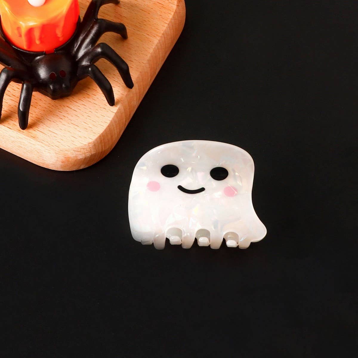 CWAHA1613_HALLOWEEN WHITE GHOST CARTOON EMOJI HAIR CLAW CLIP