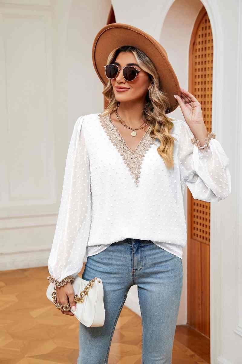 CWTBLL2831_FALL V-NECK LACE PATCHWORK LONG-SLEEVED TOP
