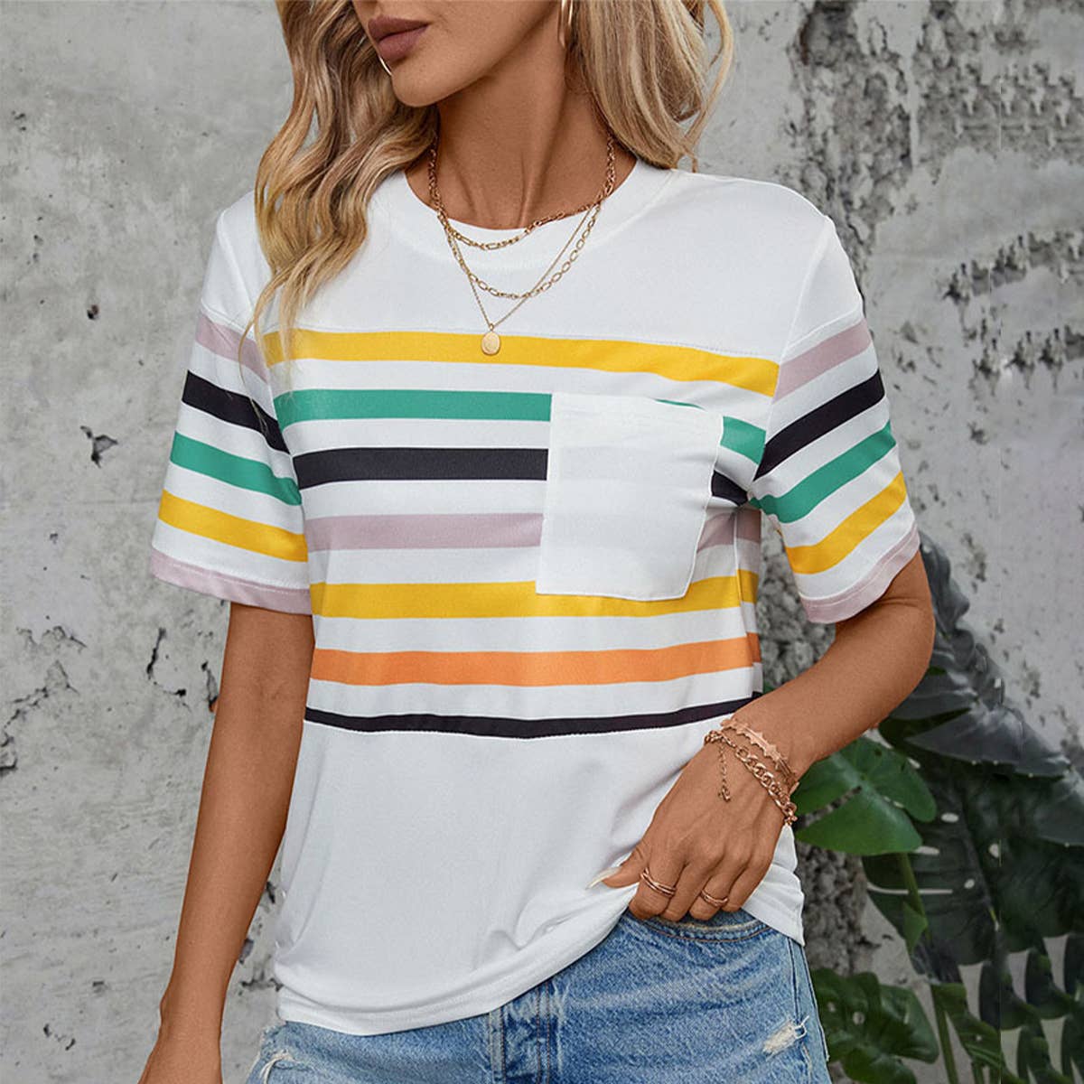 COLORFUL STRIPED SHORT-SLEEVED T-SHIRT