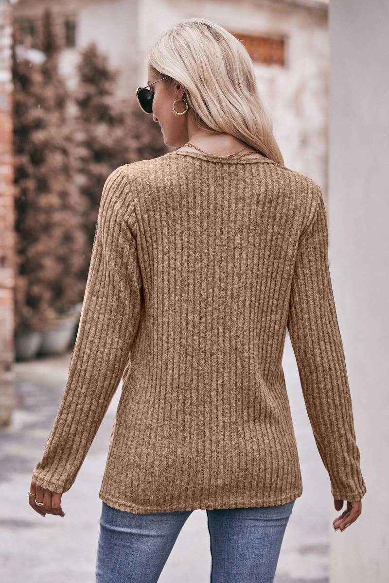 CWOSWL6468_CREW-NECK LONG-SLEEVED SWEATER WITH SPLIT BUTTONS