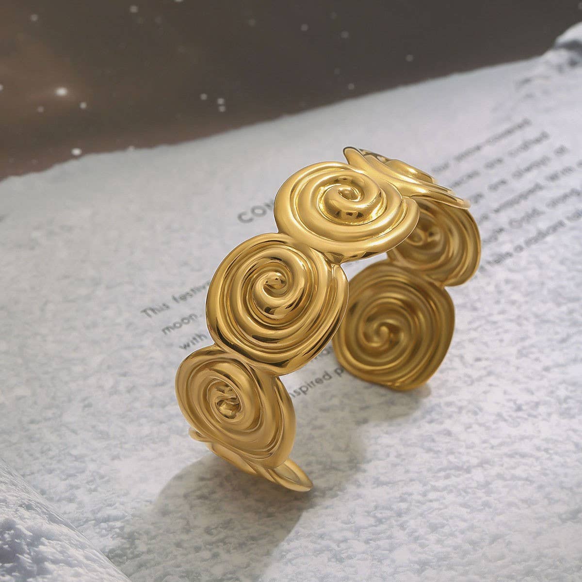 18K Gold Spiral Open Bangle, Textured Steel_CWAJE4671