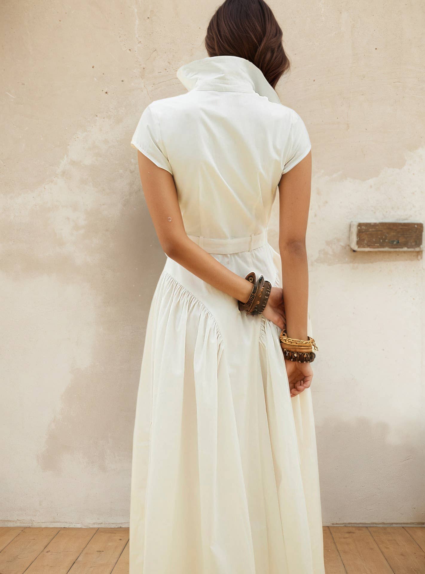 Collared single-breasted figure-hugging dress