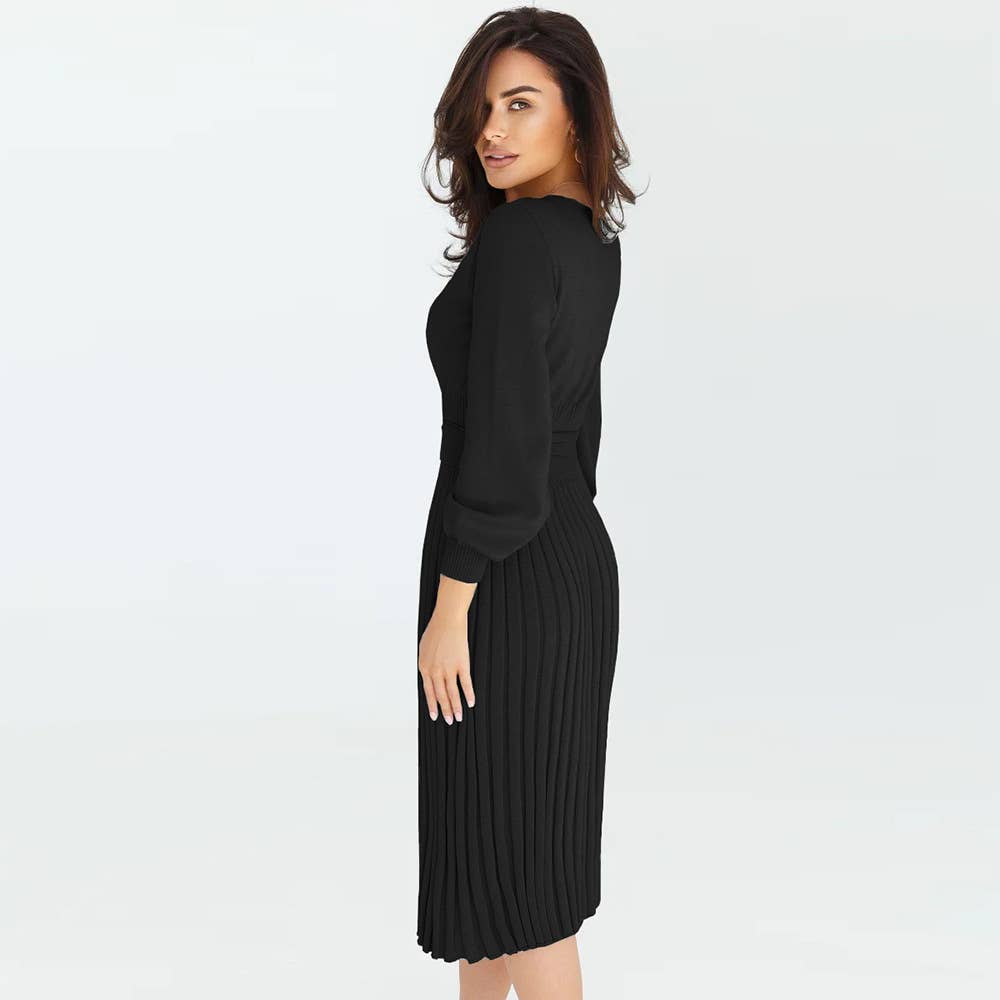 Fitted pleated mid-length knitted dress