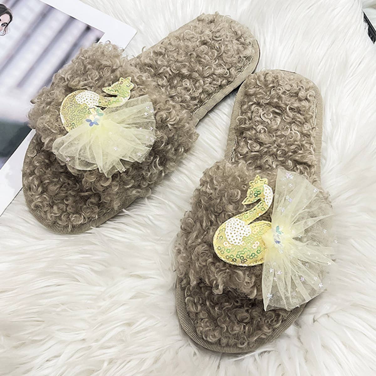 HOMEN LEISURE ROLL PLUSH OPEN-TOED SLIPPERS