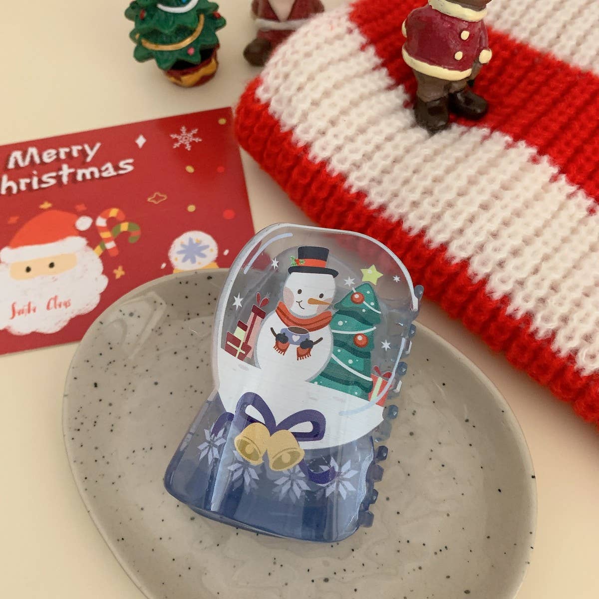 CWAHA07718_HOLIDAY ACRYLIC SANTA CAT CRYSTAL HAIR CLIP