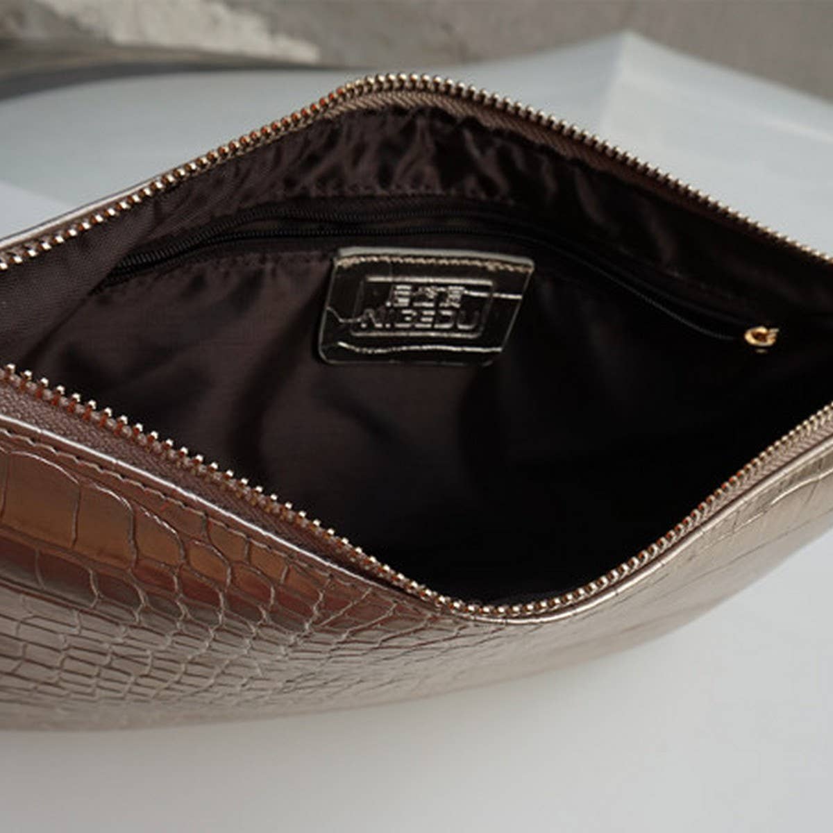 CROCODILE PATTERN LARGE CAPACITY HANDBAG_CWAB1375
