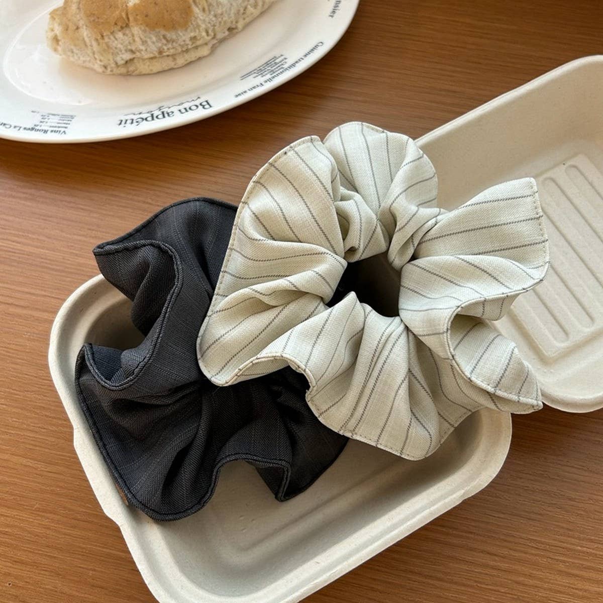 STRIPED ALL-MATCH LARGE INTESTINE HAIR SCRUNCHIES_CWAHA2822