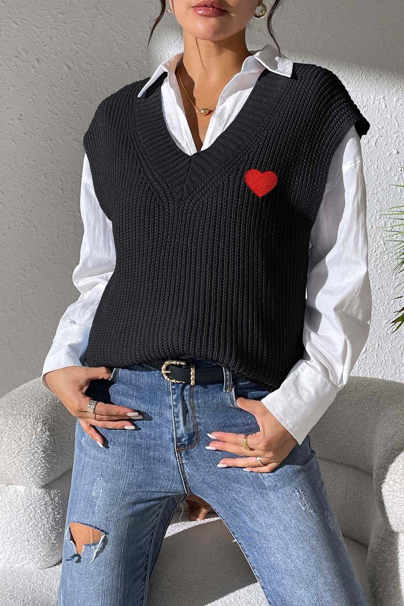 CWTSTL00993_WOMEN V-NECK KNIT VEST HEART PATCH SWEATER
