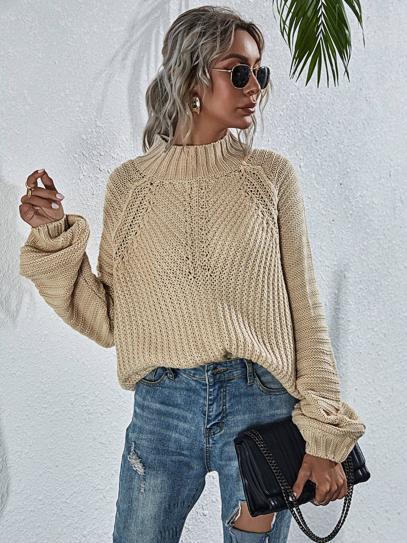 BOTTOM HOLLOWED-OUT COMMUTER KNIT