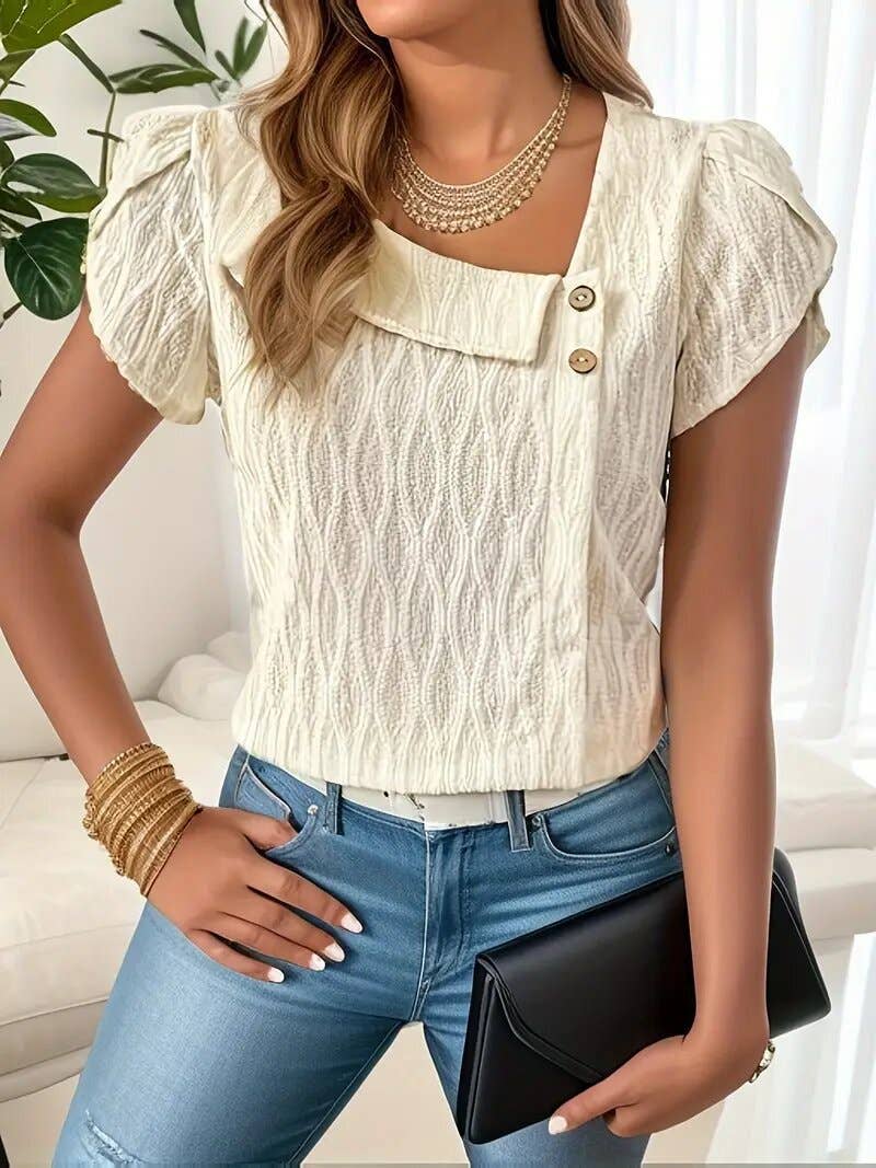 Casual form-fitting short-sleeved V-neck top