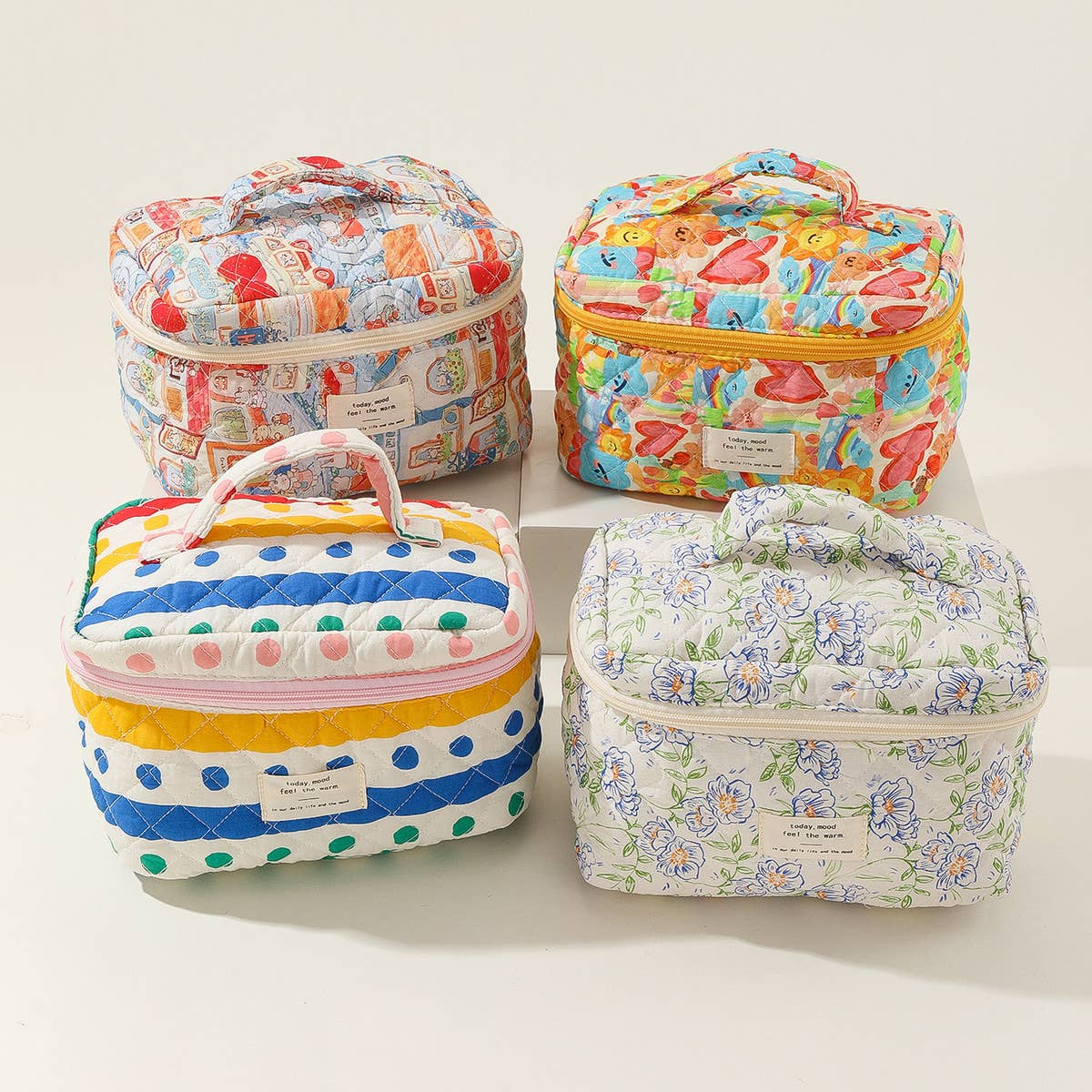 Cute Quilted Makeup Bag for Students & Travel_CWAB1032
