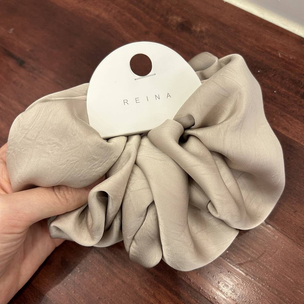 ELEGANT CREAM HAIR SCRUNCHES_CWAHA1720