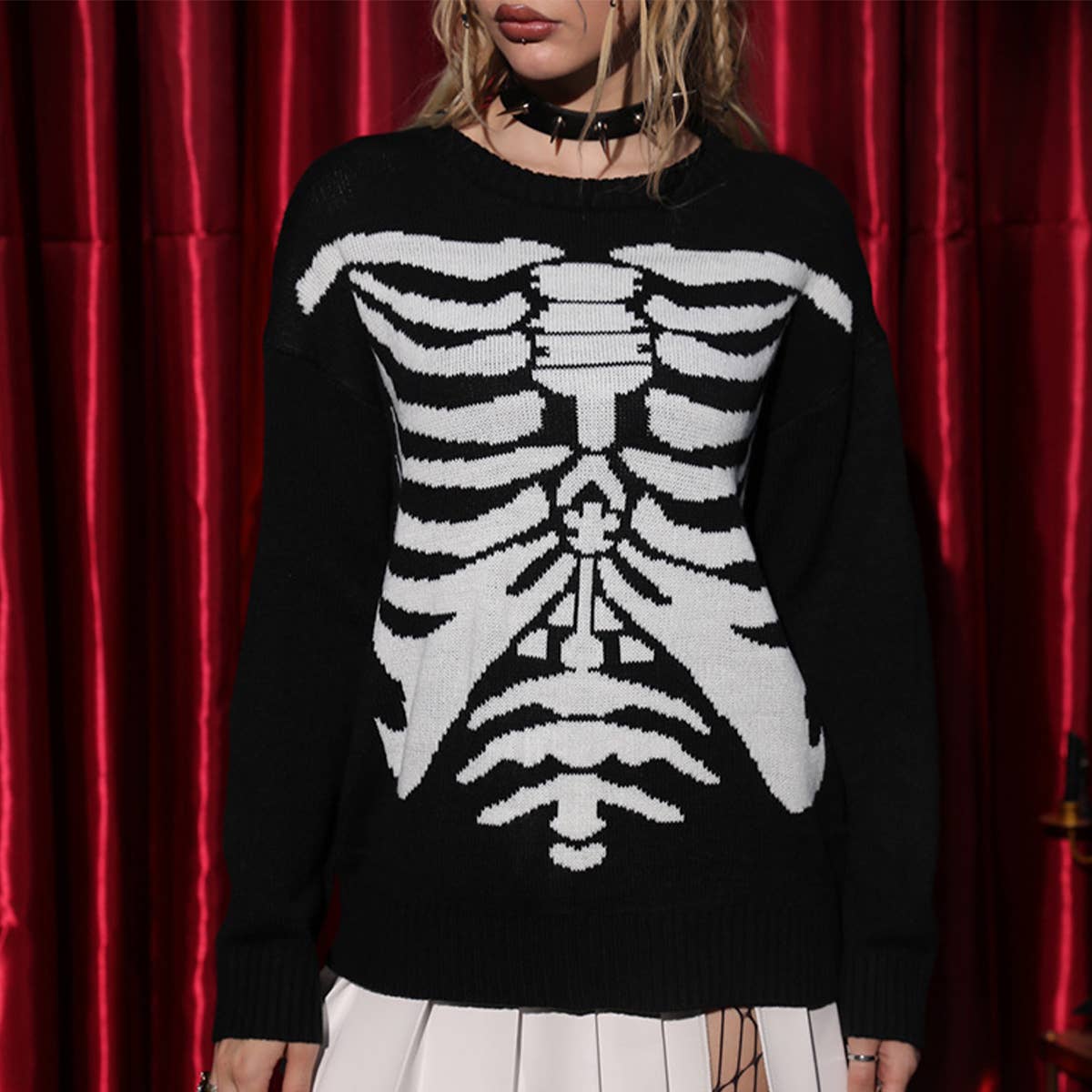 CREW-NECK LONG-SLEEVED DARK HALLOWEEN SWEATER