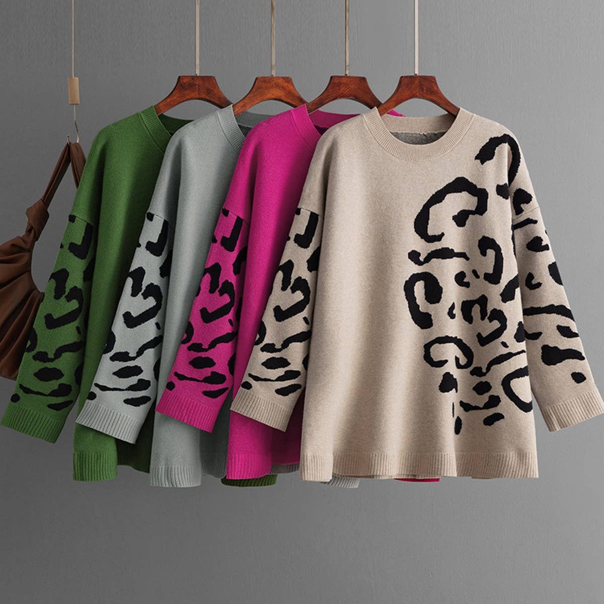 Crew-neck pullover leopard print long-sleeved base