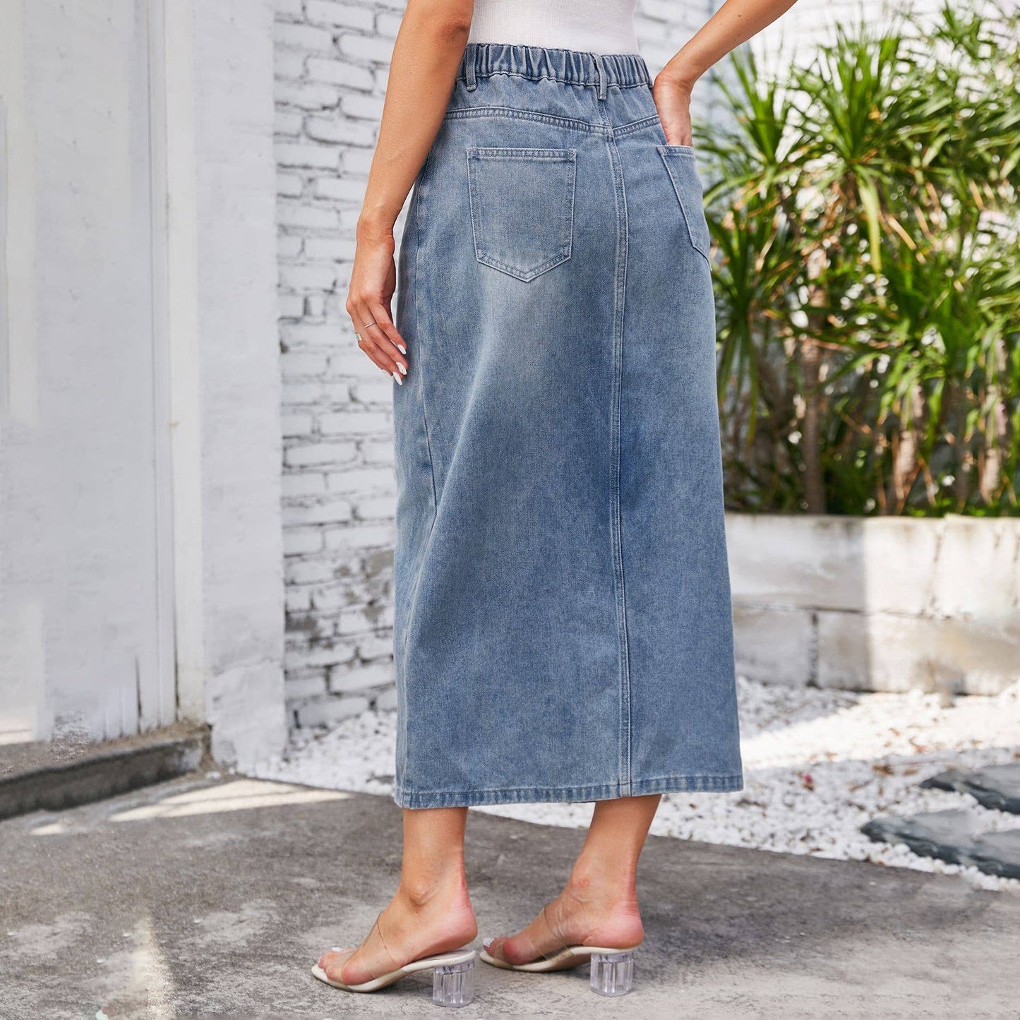 ELASTIC-WAISTED SLIT DENIM SKIRT