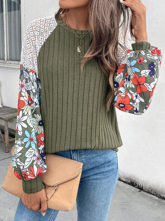 Crew-neck floral patterned hollow-out knitwear