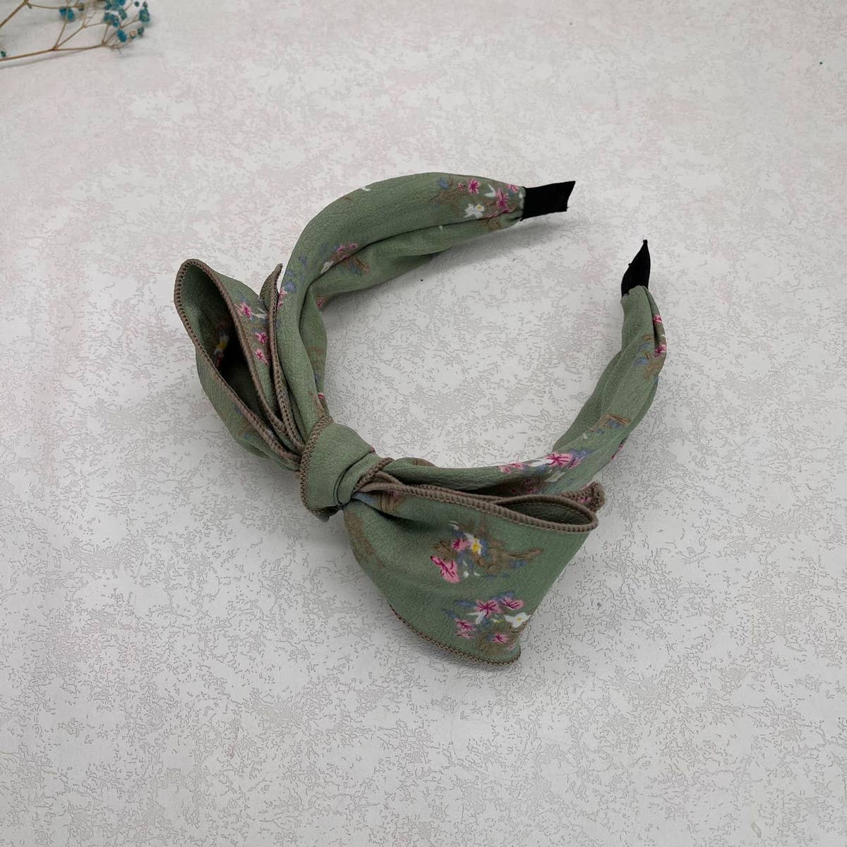 WIDE-BRIMMED FLORAL BOW HEADBAND