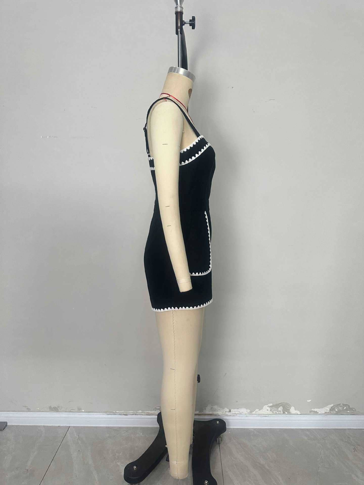 Elegant fashionable embroidered halter jumpsuit