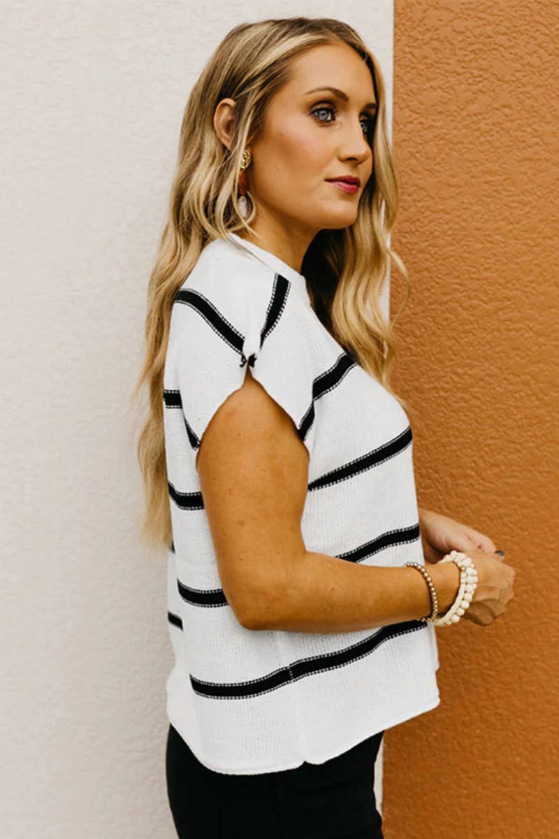 CWOSWSL0144_CASUAL CREW NECK STRIPED SLEEVELESS SWEATER VEST