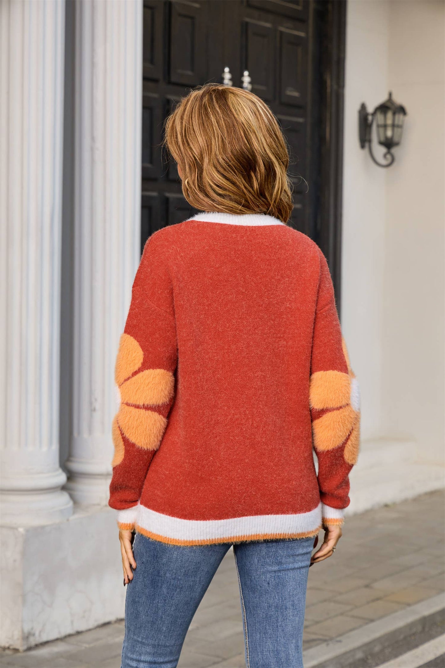 Flower-patterned knitted round-neck sweater