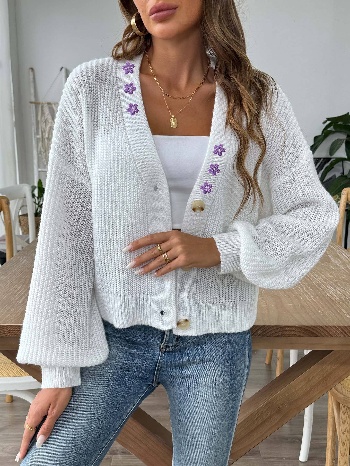 EMBROIDERED APPLIQUE SINGLE BREASTED CARDIGAN