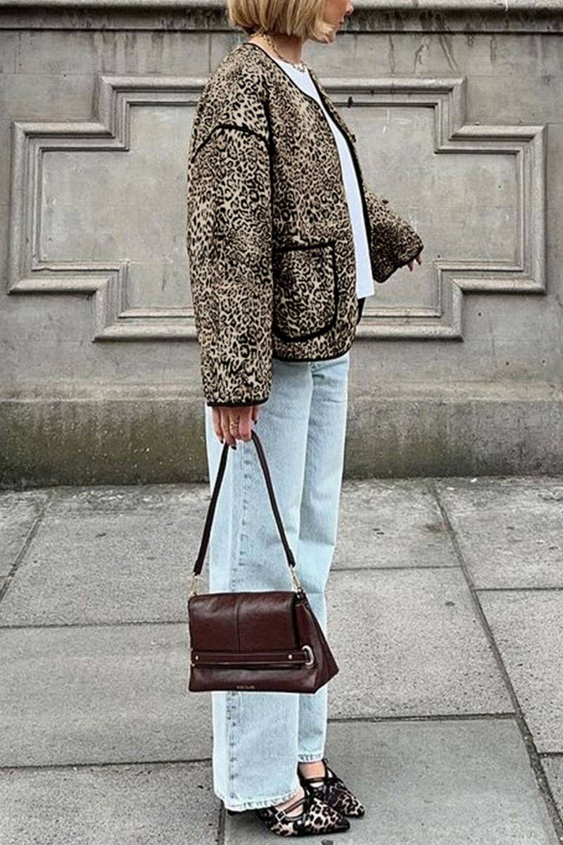 CWOCO0648_LEOPARD PRINT POCKET ROUND NECK SHORT COAT