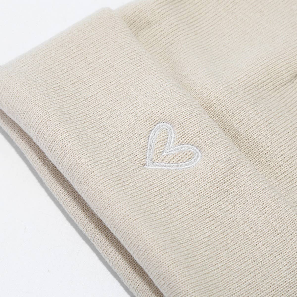 HEART EMBROIDERY ACRYLIC KNITTED HAT_CWAH2082