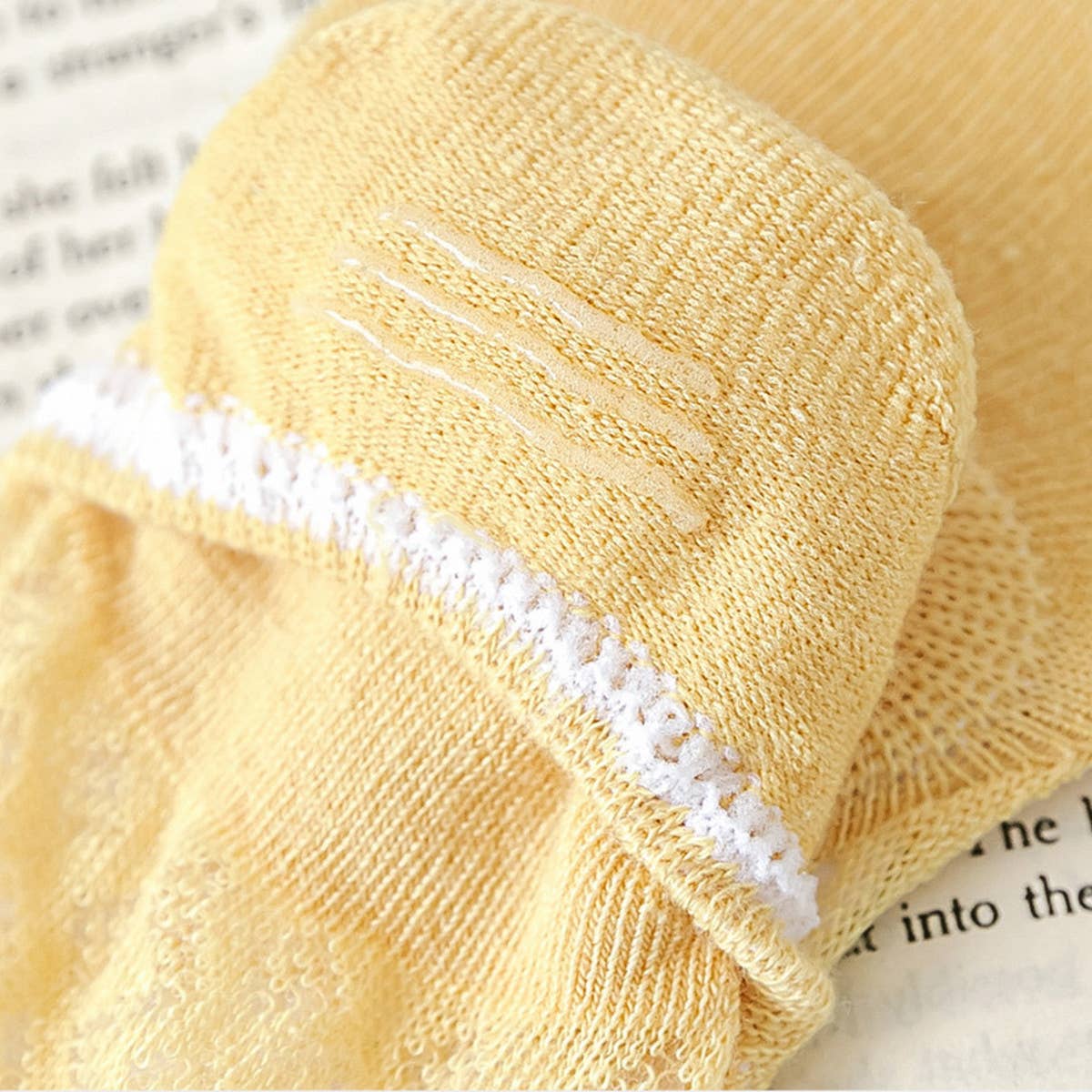 WOMEN LIGHT NON-SLIP NON-FALLING INVISIBLE SOCKS